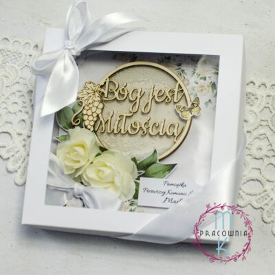 kartka w pudełku na komunie shaker box