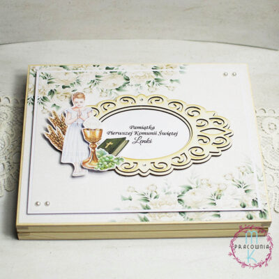 czekoladownik w drewnianym pudełku