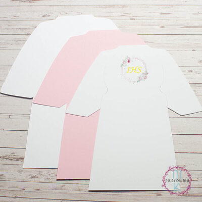 baza kartki z warstwami różową i różowym wiankiem na białej albie na środku jako grafiką