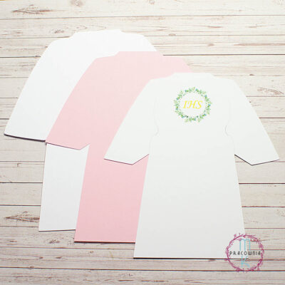 baza kartki z warstwami różową i zielonym wiankiem na białej albie na środku jako grafiką