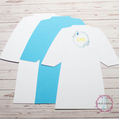 baza kartki z warstwami jasny niebieski i biała alba na której jest grafika niebieskiego wianku z napisem IHS