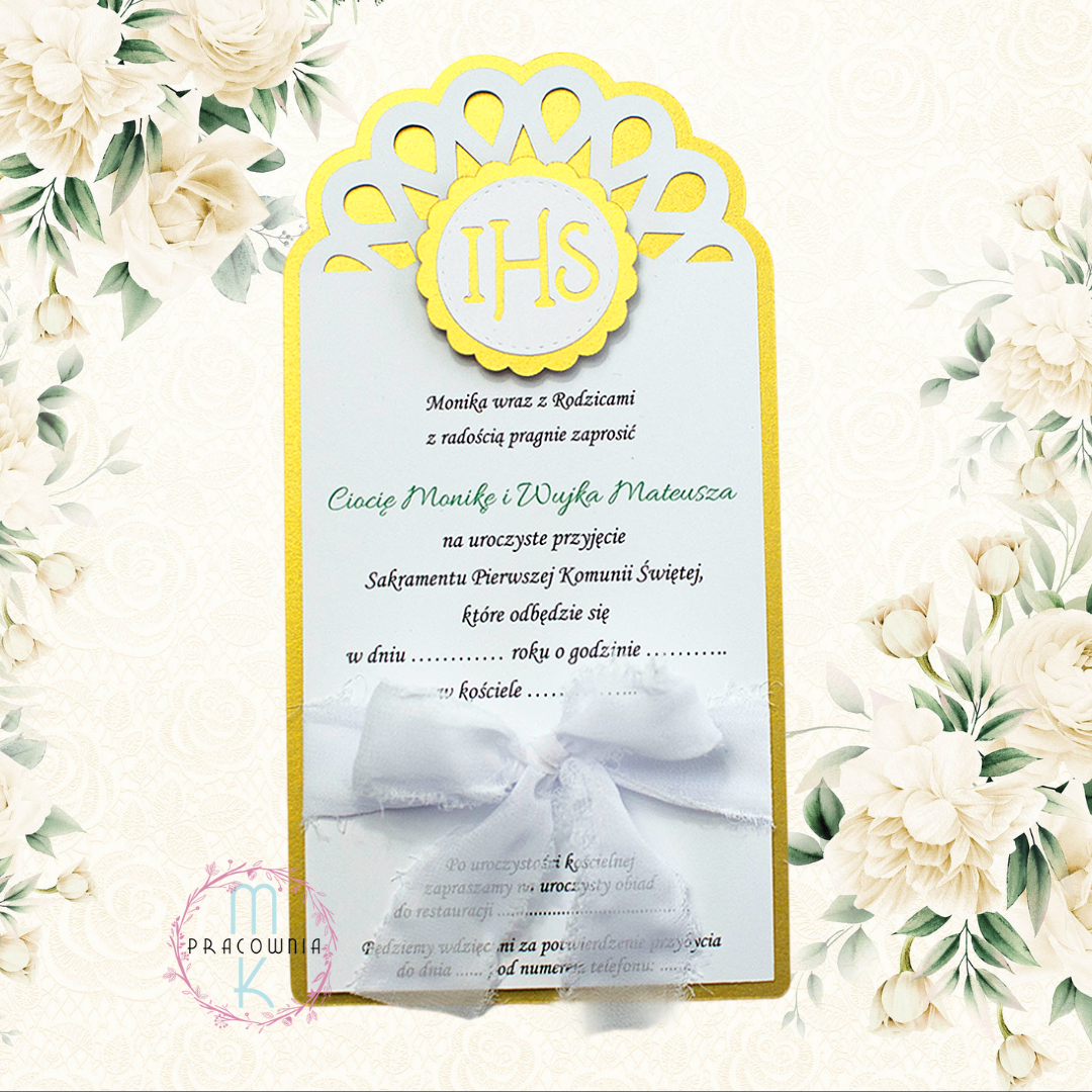 4 zaproszenie jednokartkowe z białą szyfonową wstążką na komunie