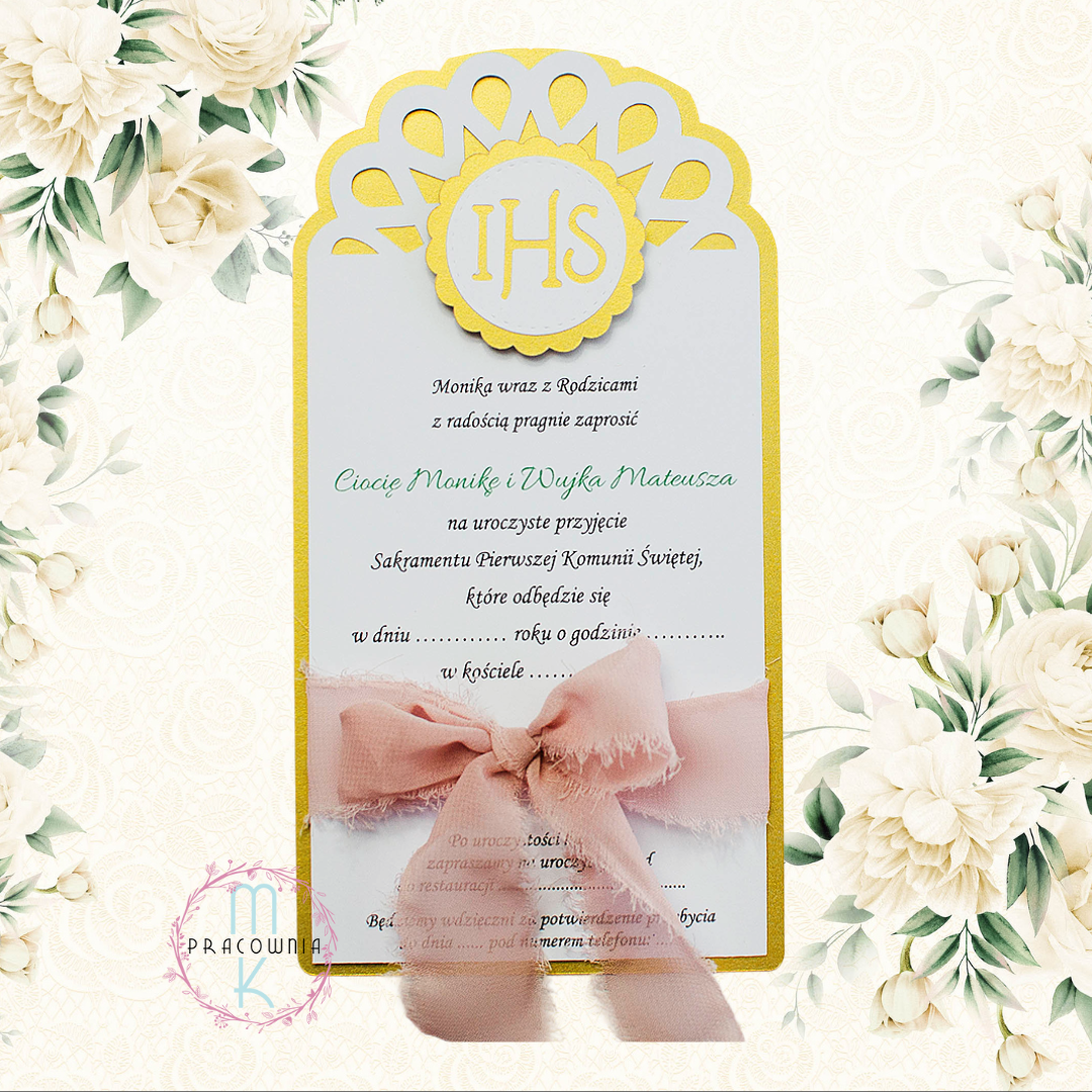 5 zaproszenie jednokartkowe z pudrowo różową szyfonową wstążką na komunie