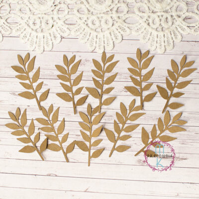10 szt liści wyciętych z brązowego papieru kraft. Jedna gałązka ma 10 listków