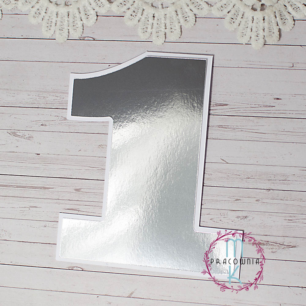 _DSC5934_www baza kartki w kształcie cyfry 1 z białego papieru, warstwa dodatkowa z papieru lustrzane srebro