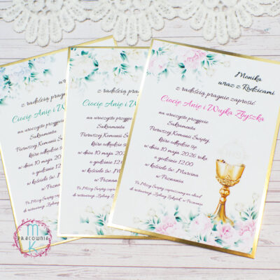 zaproszenia jednokartkowe z motywem kielicha z hostią. Zaproszenia w złotej ramce