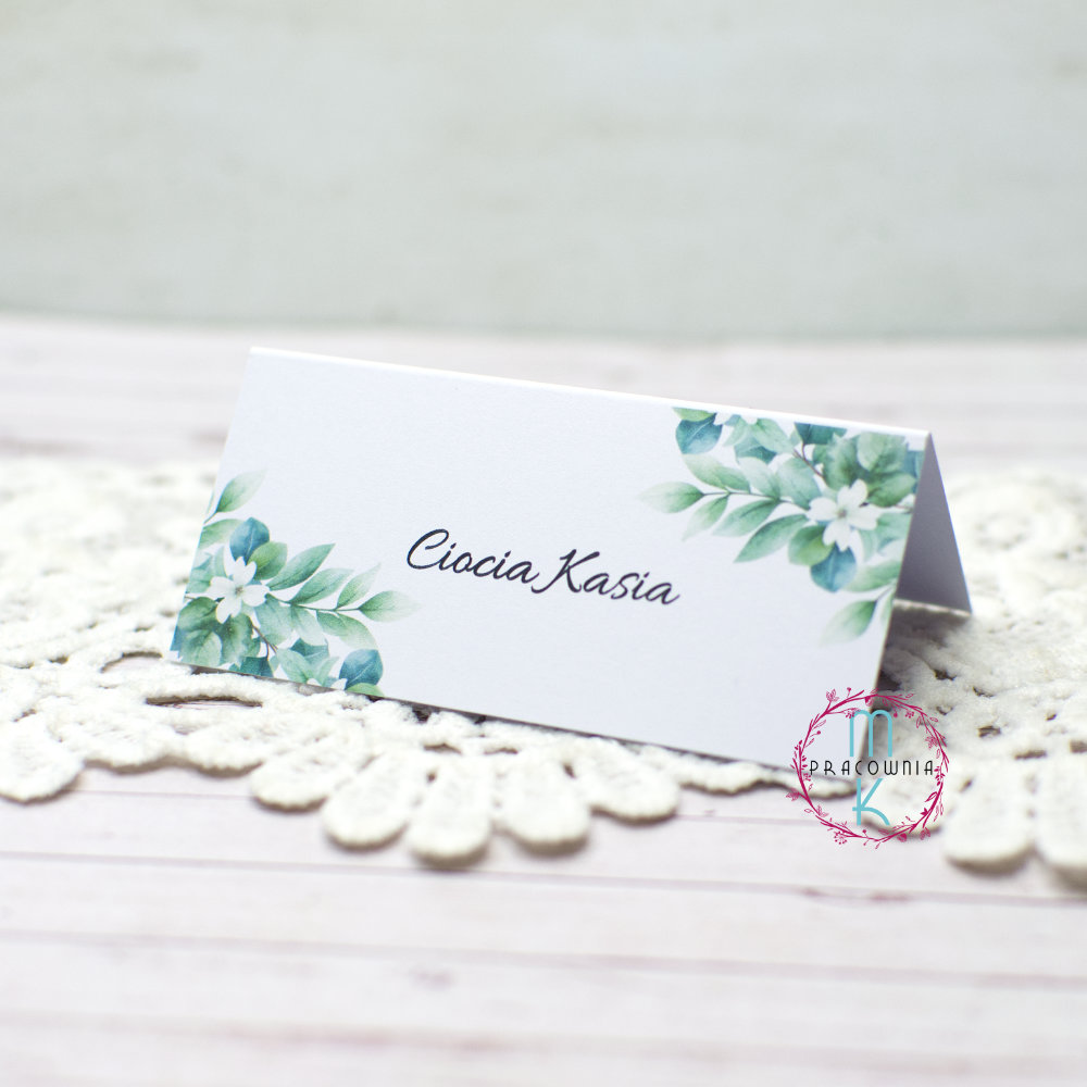 _DSC7667_www winietki z motywem liści i drobnych białych kwiatków w rogu prawym górnym i lewym dolnym